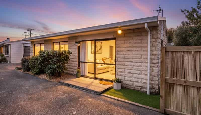 8B Grove Street, SAINT KILDA