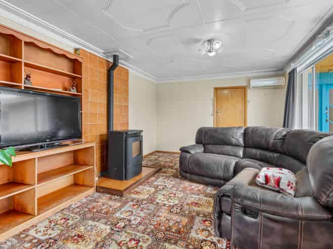 12 Shaw Street, MOSGIEL