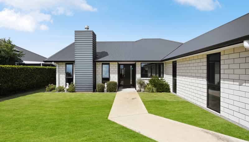 52 Norfolk Drive, Cambridge