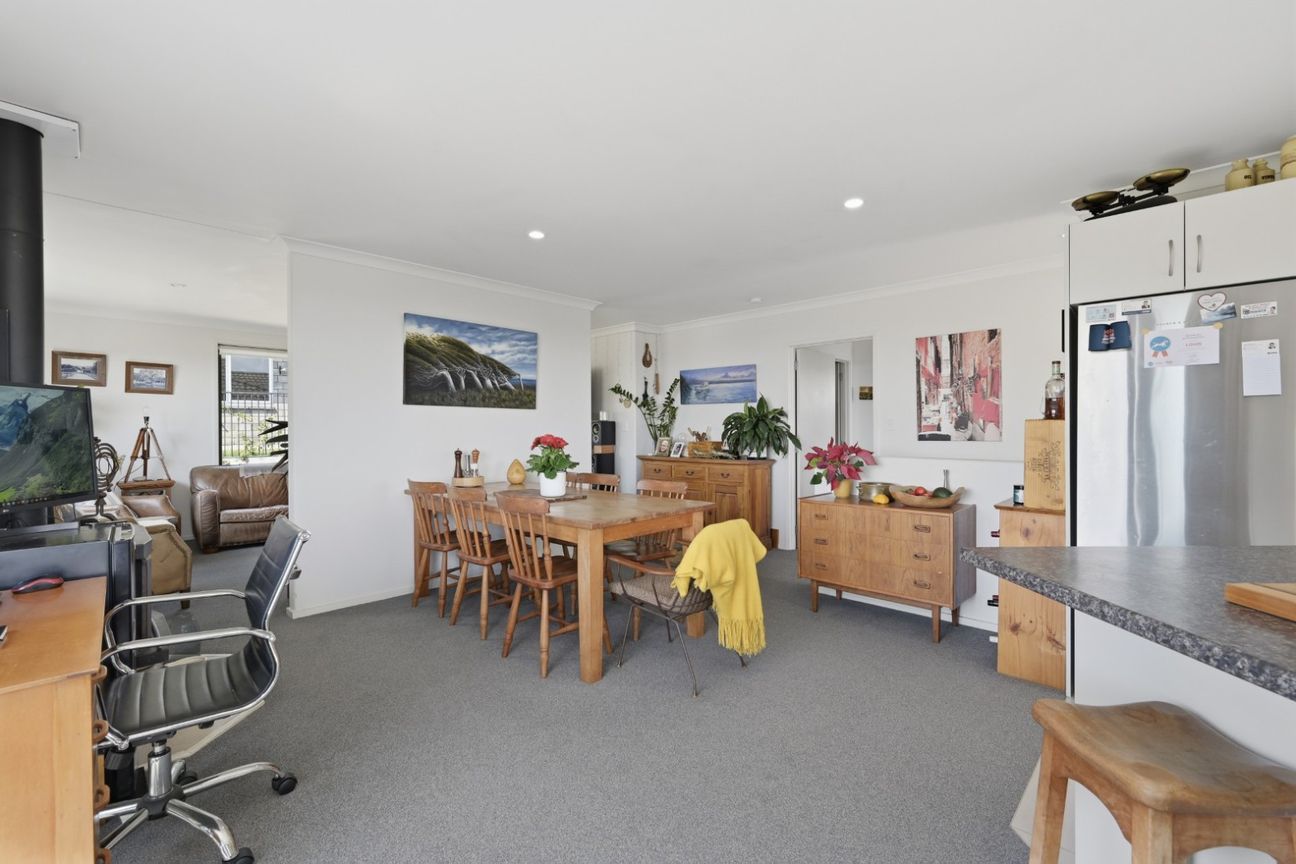 Solid Family Home with Spectacular Views - Meer