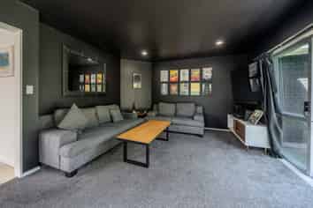 30B Surfers Place, North New Brighton