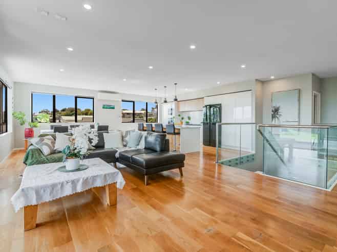 5 Waititiro Rise, Stanmore Bay
