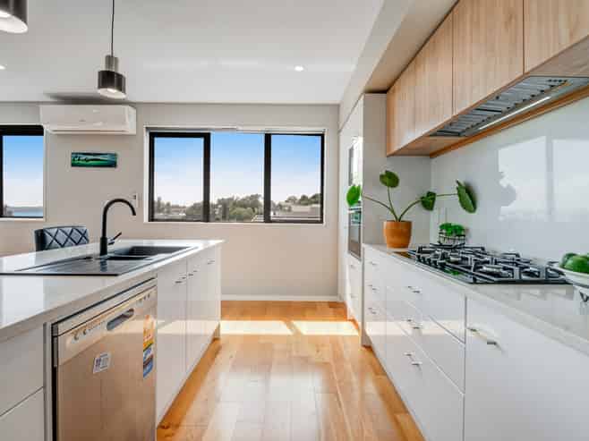 5 Waititiro Rise, Stanmore Bay