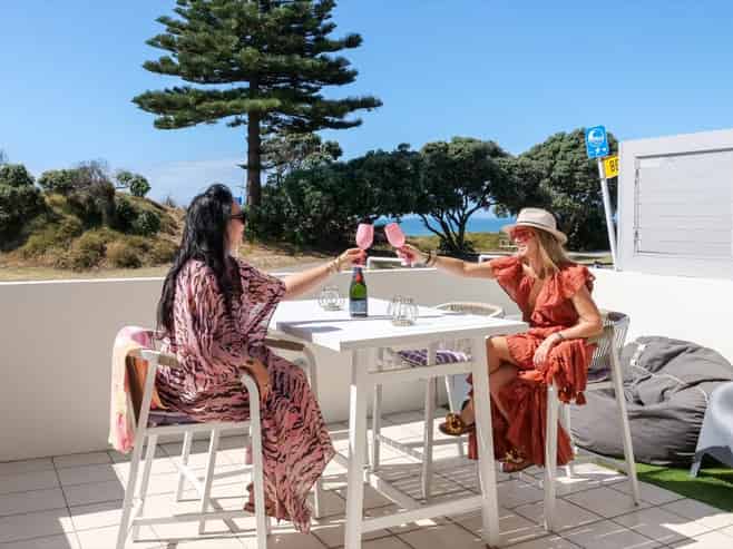 2/135 Marine Parade, Mount Maunganui