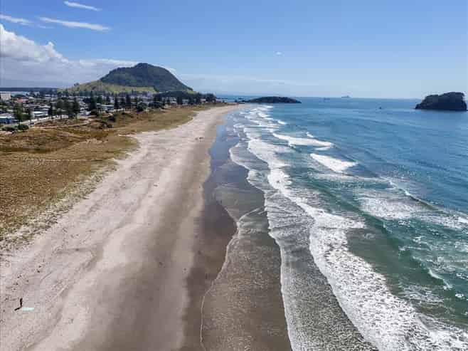 2/135 Marine Parade, Mount Maunganui
