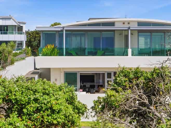 2/135 Marine Parade, Mount Maunganui