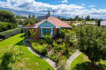 3 Mold Street, Middlemarch