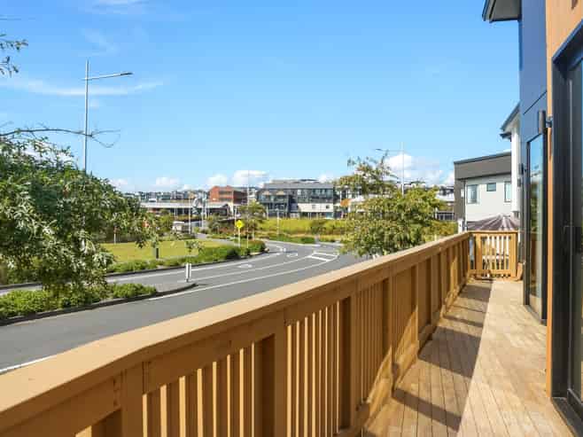 1 Nerita Place, Long Bay