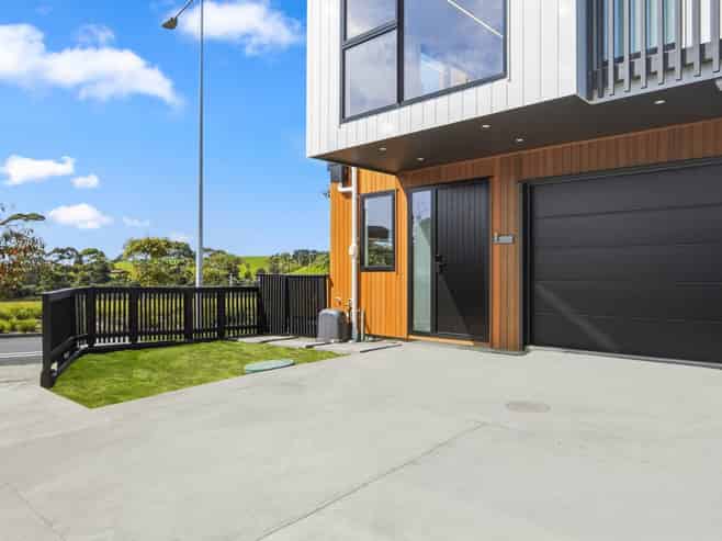 1 Nerita Place, Long Bay