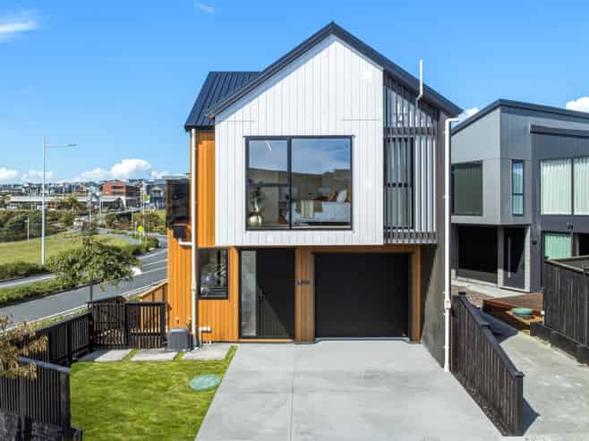 1 Nerita Place, Long Bay