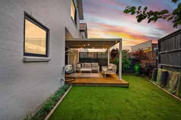 3 Frances Bryers Road, Hobsonville