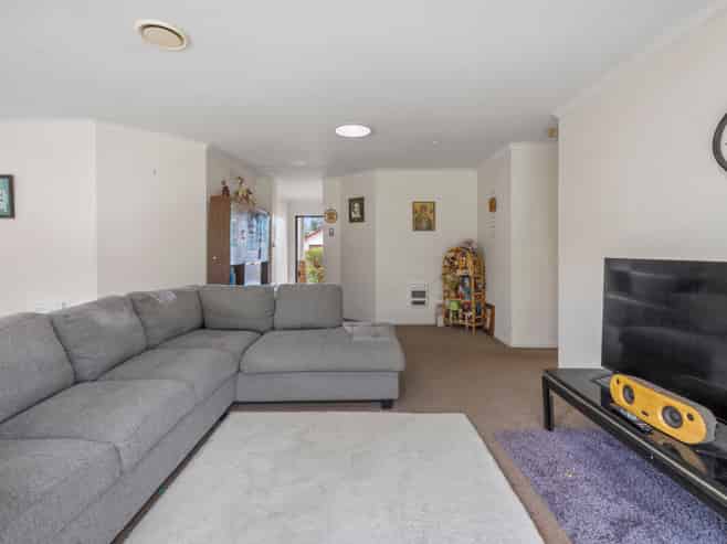 8 Waimarino Road, Weymouth