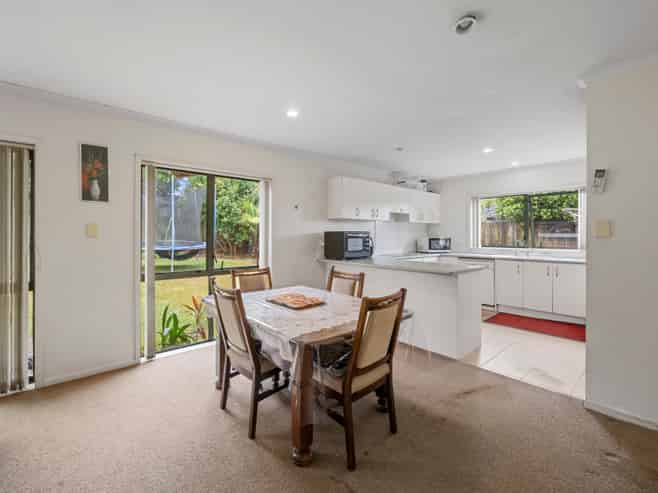 8 Waimarino Road, Weymouth