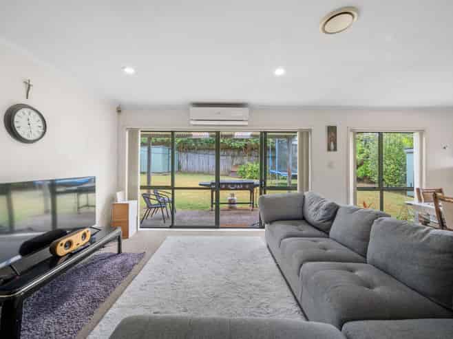 8 Waimarino Road, Weymouth