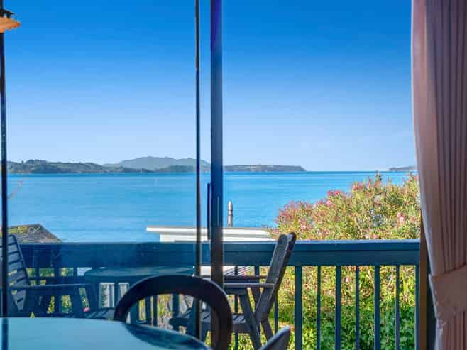 37 Mariners Grove, Algies Bay