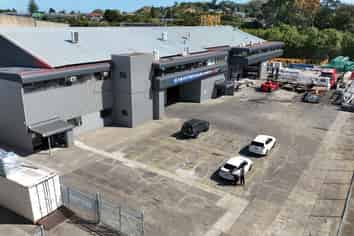 Industrial Warehouse with Yard - Near Airport