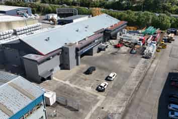 Industrial Warehouse with Yard - Near Airport