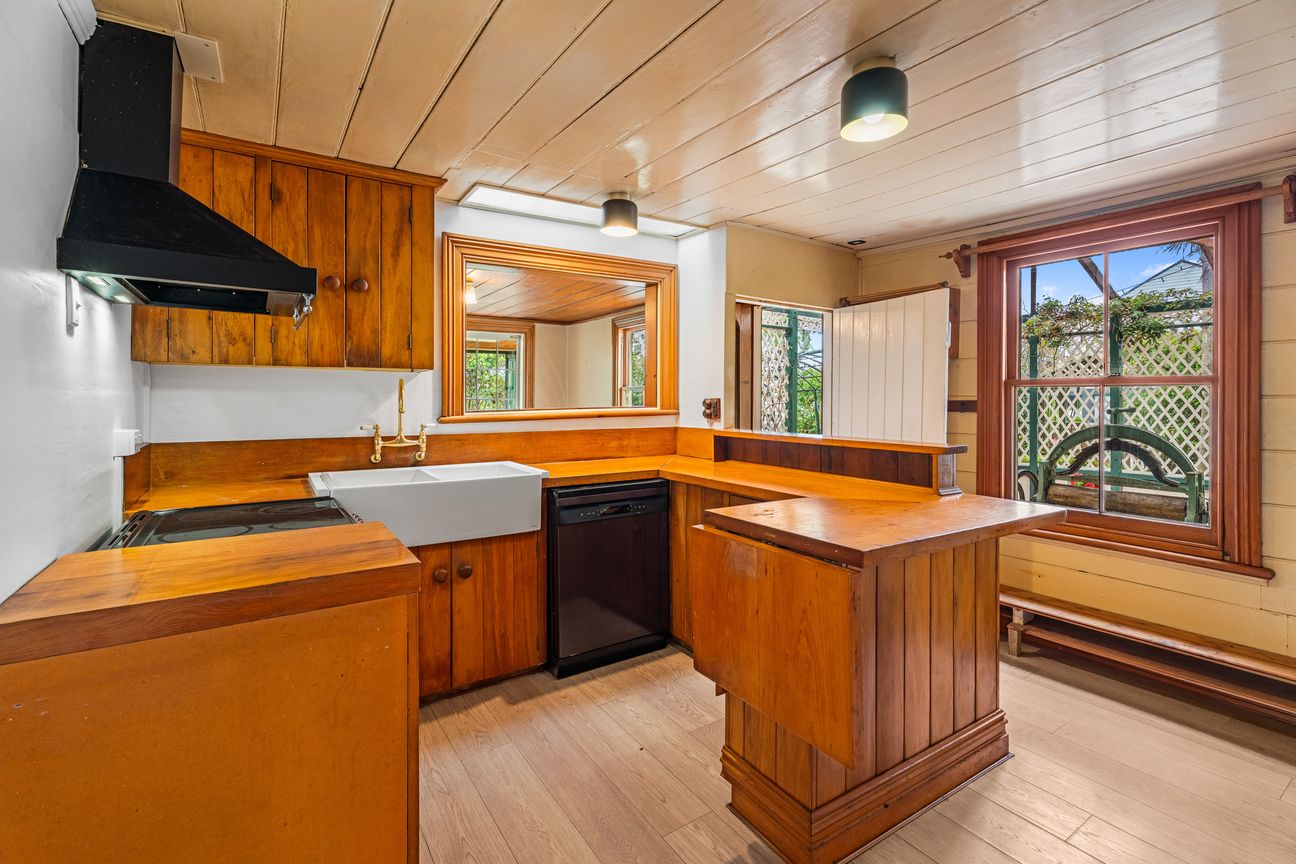 Selling more than $100,000 below CV... - Ansicht 2