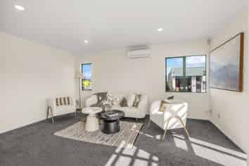 1/54 Dornwell Road, Three Kings