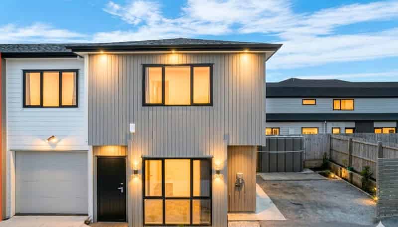 2/12 Landon Avenue, Papatoetoe