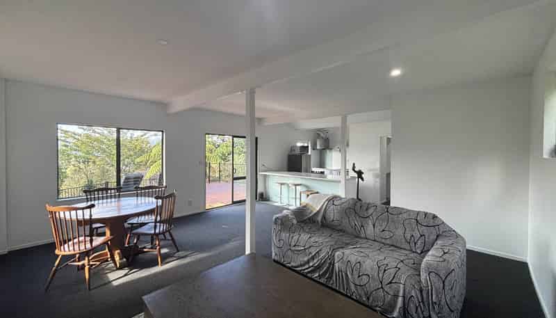 Lower Flat/13A Palm Grove, Belmont