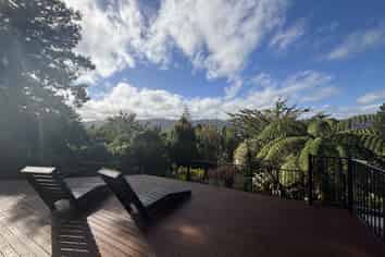 Lower Flat/13A Palm Grove, Belmont