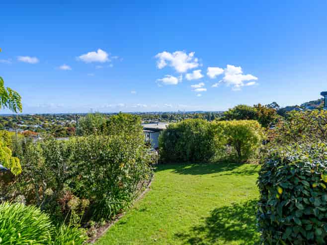 17 Whaka Terrace, Huntsbury