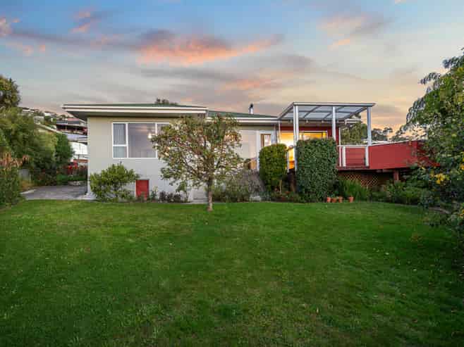 17 Whaka Terrace, Huntsbury