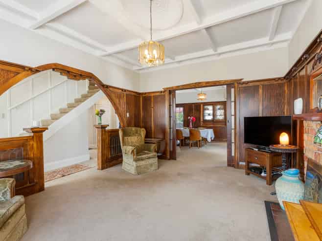 16 Waiohua Road, Greenlane