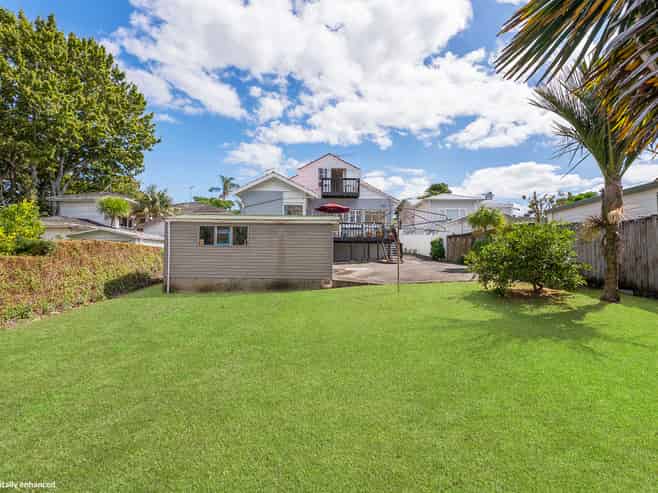 16 Waiohua Road, Greenlane