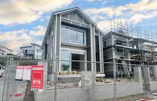 5 Skulander Crescent, Millwater