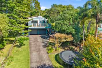 221 Woodlands Park Road, Titirangi