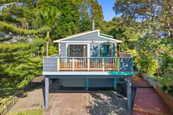 221 Woodlands Park Road, Titirangi