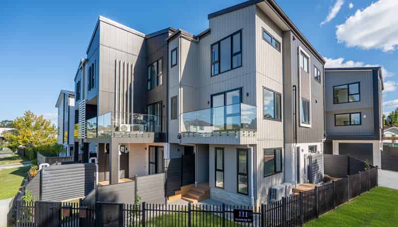 111 Sycamore Drive, Sunnynook