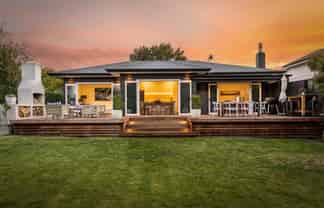 15 Gillean Street, Havelock North