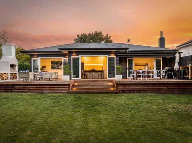 15 Gillean Street, Havelock North