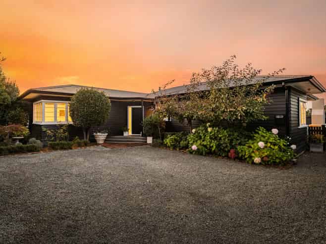 15 Gillean Street, Havelock North