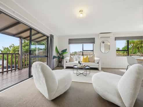 18 Holmes Drive South, Massey