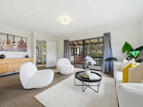 18 Holmes Drive South, Massey