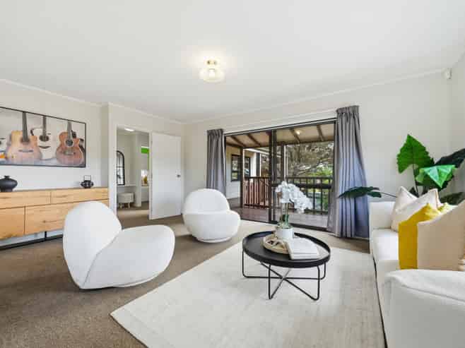 18 Holmes Drive South, Massey