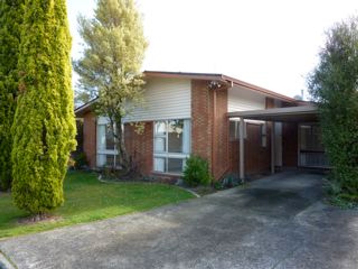 8e Ihaka Street