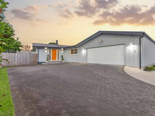 8A Bronte Place, Leamington