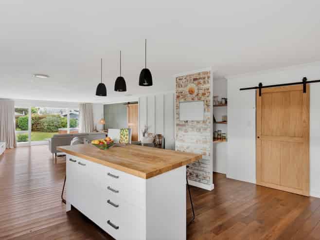 8A Bronte Place, Leamington