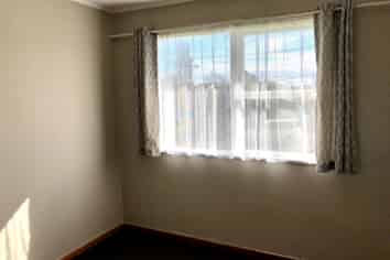 8 Hannah Road, Otara