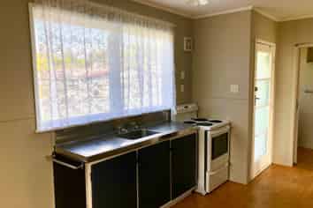 8 Hannah Road, Otara