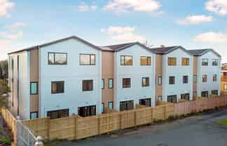 7/1 Waters Place, New Lynn