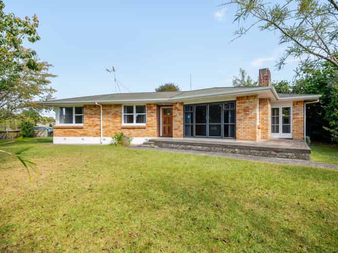 8 Winstone Avenue, Chartwell