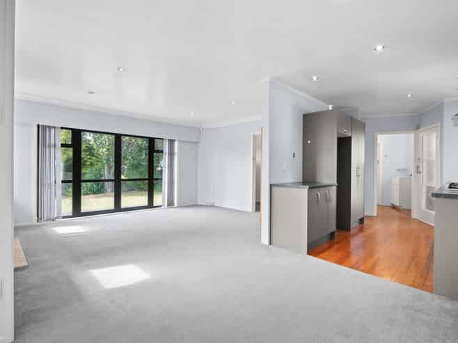 8 Winstone Avenue, Chartwell