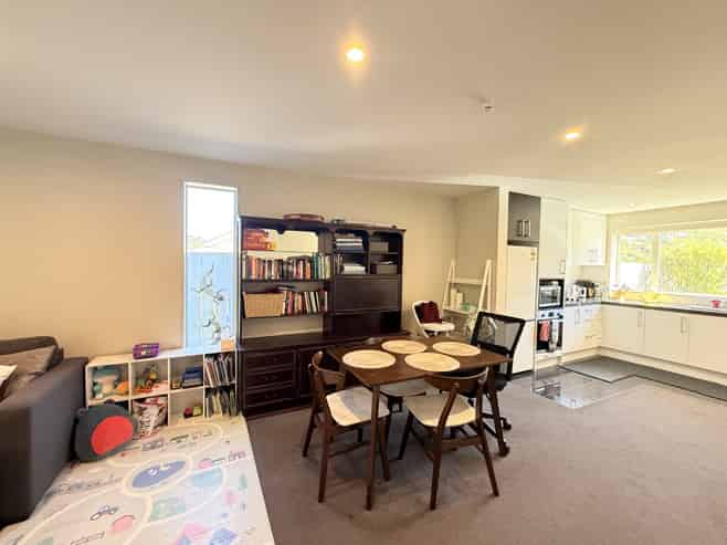 6/8-10 Thatcher Crescent, Crofton Downs