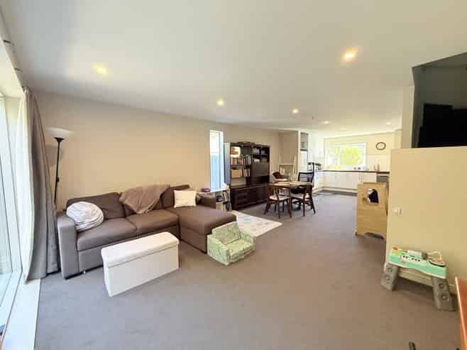 6/8-10 Thatcher Crescent, Crofton Downs